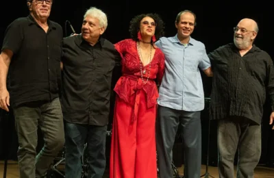 Repertório de Caetano Veloso embala show exclusivo na TV Brasil