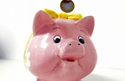 Retiradas da poupança superam depósitos em R$ 7,15 bilhões em julho