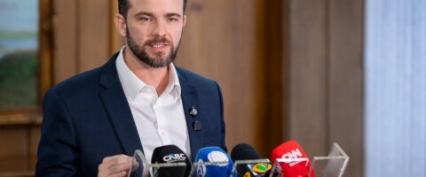 Salário mínimo deverá subir para R$ 1.741 em 2027, diz Durigan