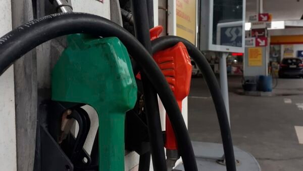 Segunda maior refinaria do país reduz preço da gasolina em 11,3%
