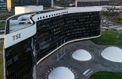 TSE proíbe algoritmo de recomendar políticos na eleição; EUA criticam