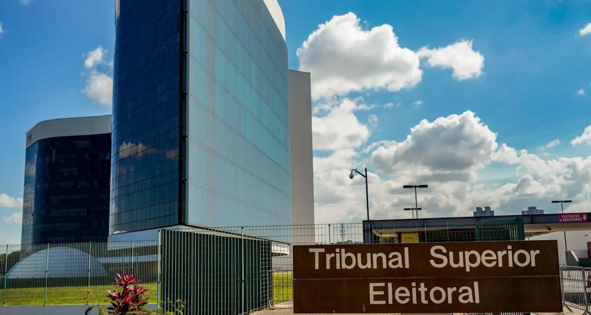 TSE recebe embaixadores nesta segunda para defender urna eletrônica