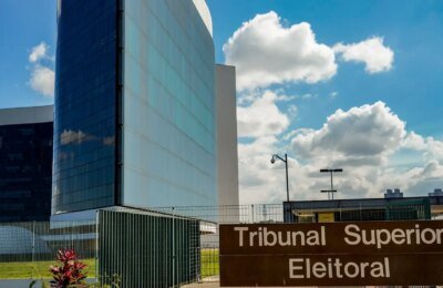 TSE recebe embaixadores nesta segunda para defender urna eletrônica 