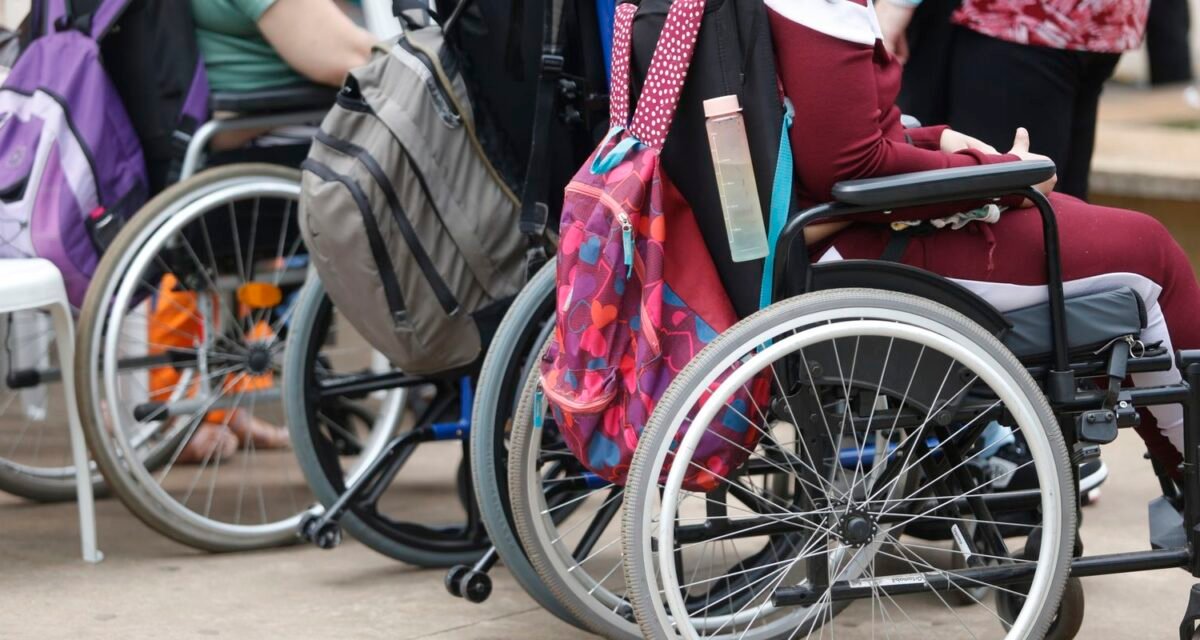 Analfabetismo entre jovens e adultos com deficiência é 12 vezes maior