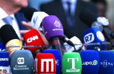 Assédio e sobrecarga ameaçam saúde mental de jornalistas, diz pesquisa