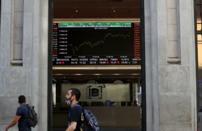 Bolsa sobe 1,3% e atinge maior nível em quase quatro meses