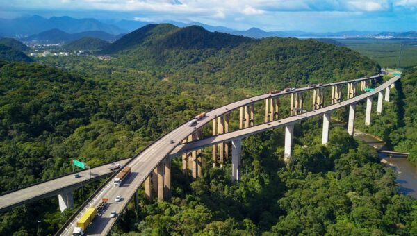 Brasil deve dobrar investimentos para zerar déficit em infraestrutura