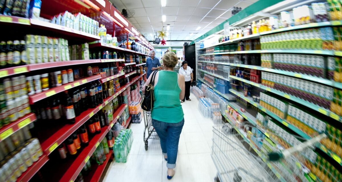 Cesta básica ficou mais barata em 25 capitais em agosto