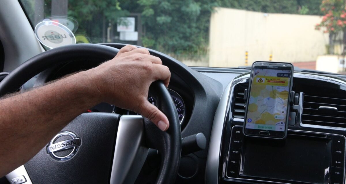 Conselho regulamenta crédito para taxistas e motoristas de aplicativo