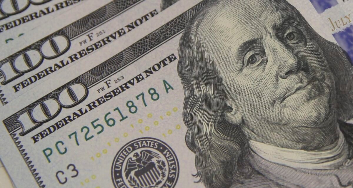 Dólar cai a R$ 5,08 e atinge menor valor em um mês