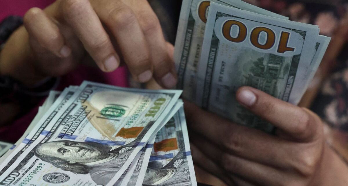 Dólar sobe para R$ 5,22 e atinge maior nível desde março