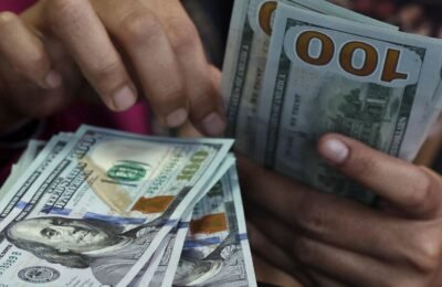 Dólar sobe para R$ 5,22 e atinge maior nível desde março
