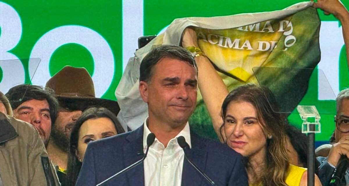 Flávio usou jatinho ligado à Vorcaro em viagem em 2025, diz revista