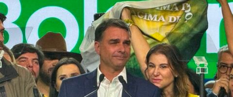Flávio usou jatinho ligado à Vorcaro em viagem em 2025, diz revista