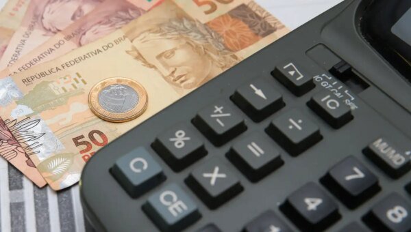 Governo prevê arrecadar R$ 636 bi com nova CBS em 2027