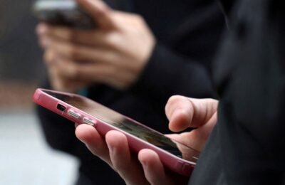 Jovem cria plataforma para ajudar nova geração de eleitores nas urnas