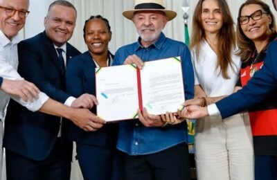 Lula sanciona lei de incentivo ao desenvolvimento do futebol feminino