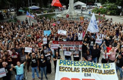 Professores de escolas particulares do Rio fazem greve de 24 horas