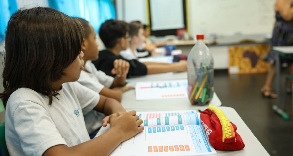 Professores têm 8 mil vagas gratuitas para pós-graduação