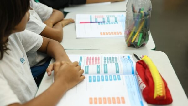 Programa de bolsas vai incentivar formação para a educação básica