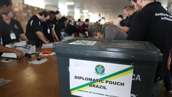 Quase 1 milhão de brasileiros no exterior poderão votar nas eleições