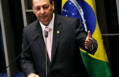 Relator da CCJ rejeita emendas da oposição que buscavam manter 6x1