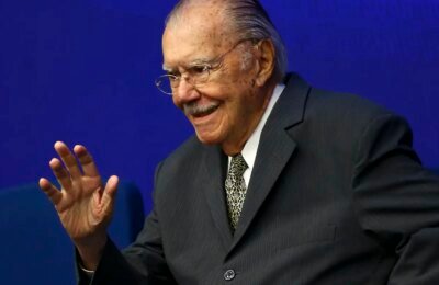 Sarney é internado no Sírio-Libanês para tratar pneumonia