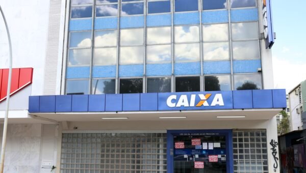 Trabalhadores da Caixa decidem na próxima semana sobre fim da greve