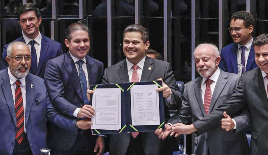 Alcolumbre homenageia Paim no fim da 6x1; entenda motivo