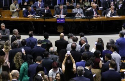 Alcolumbre marca votação da PEC pelo fim da 6x1 para quarta-feira