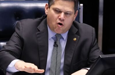 Alcolumbre vai promulgar fim da escala 6x1 nesta sexta