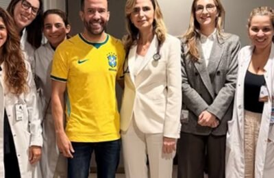 André Janones recebe alta e deixa hospital em São Paulo