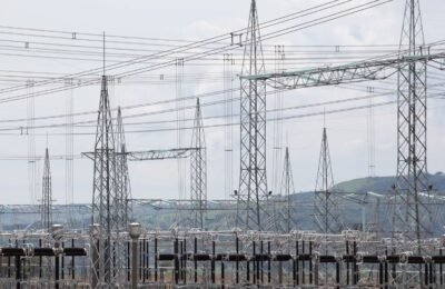 Aneel prevê três leilões de transmissão de energia em 2027