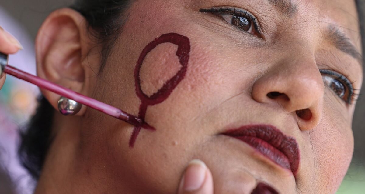 Aumentam agressões políticas em mês de luta contra violência à mulher