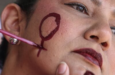 Aumentam agressões políticas em mês de luta contra violência à mulher