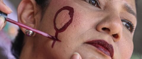 Aumentam agressões políticas em mês de luta contra violência à mulher