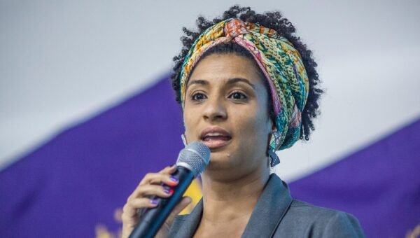 Bolsonaristas ofendem memória de Marielle Franco em ato no Rio