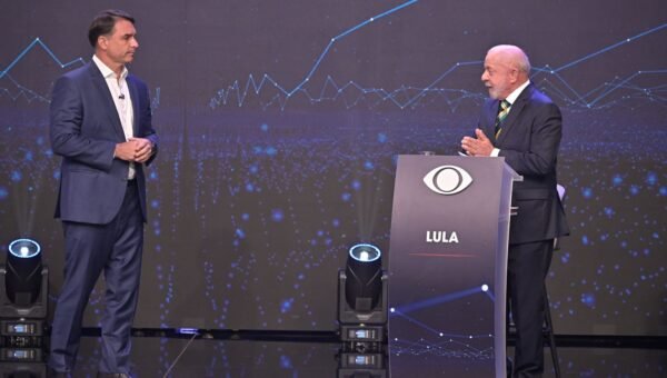 Campanha de Lula apresenta acordo com Flávio para abrir sigilos