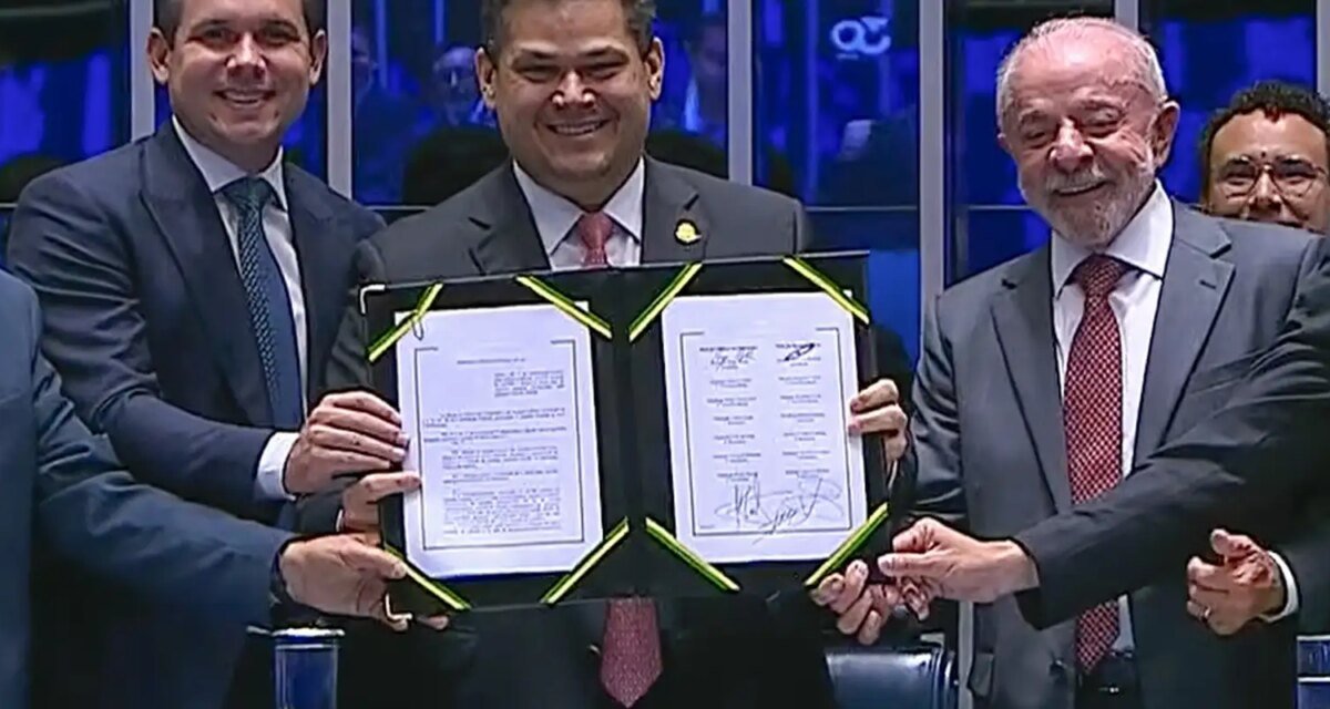 Congresso promulga emenda do fim da 6x1; escala 5x2 começa em 60 dias