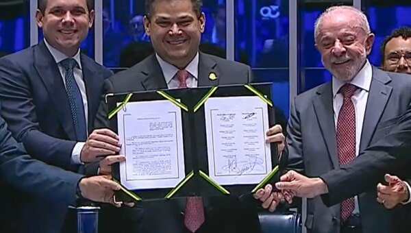 Congresso promulga emenda do fim da 6x1; escala 5x2 começa em 60 dias