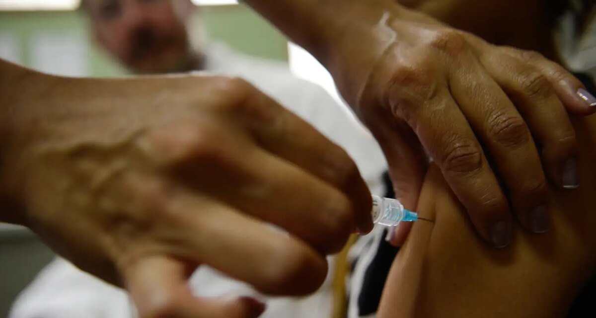 Consultas por lesões pré-cancerígenas caem após vacina contra HPV