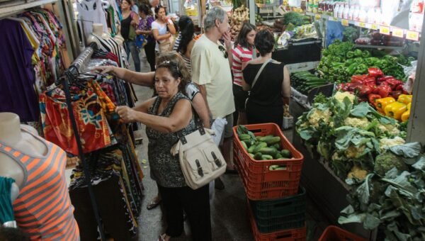 Cortes em auxílios sociais podem gerar retração em cidades do interior