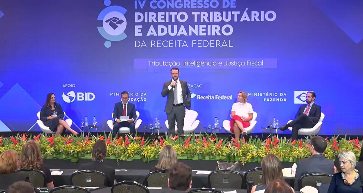 Durigan defende Receita como plataforma de inteligência do Estado