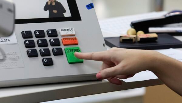 Eleitor que faltou no primeiro turno pode votar no segundo