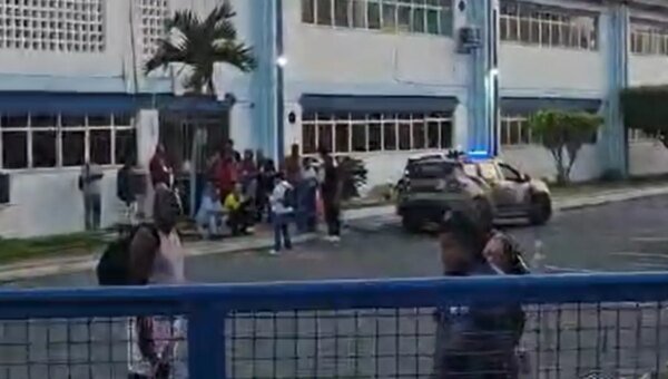 Eleitores relatam urnas fechadas e falta de transporte em Salvador