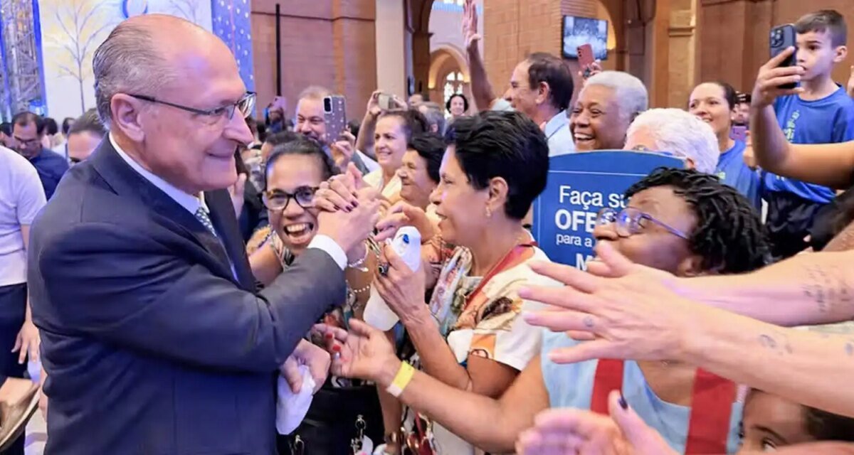 Em Aparecida, Alckmin pede isenção da Justiça Eleitoral