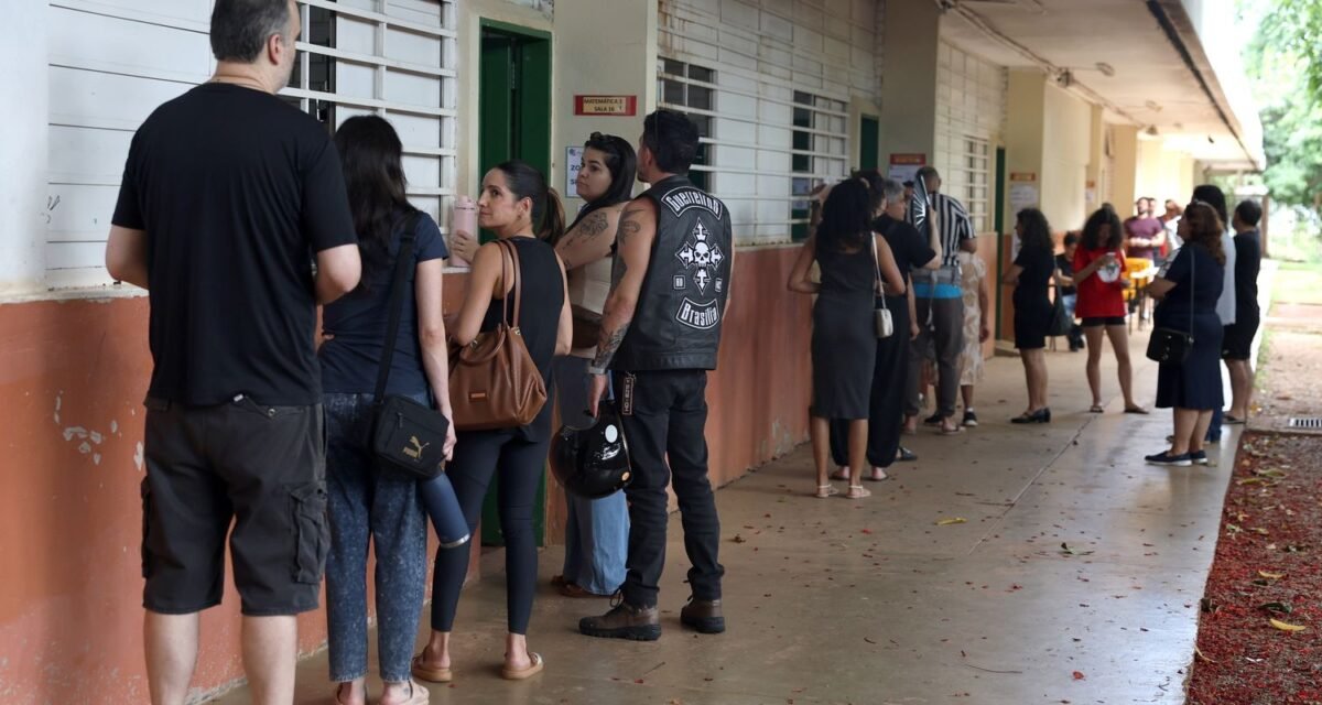 Estudantes relatam violência relacionada à eleição presidencial