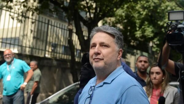 Garotinho desiste de recurso e eleição do RJ pode acabar em 1º turno