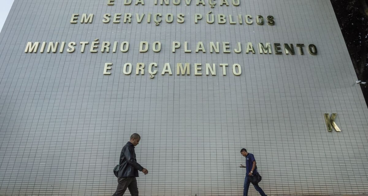 Governo pretende realocar R$ 20 bilhões no Orçamento de 2027