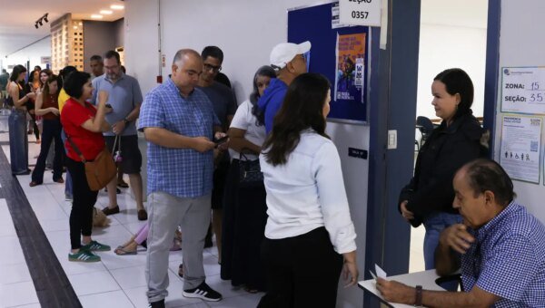 Jornais dizem que voto no Brasil define geopolítica na América Latina